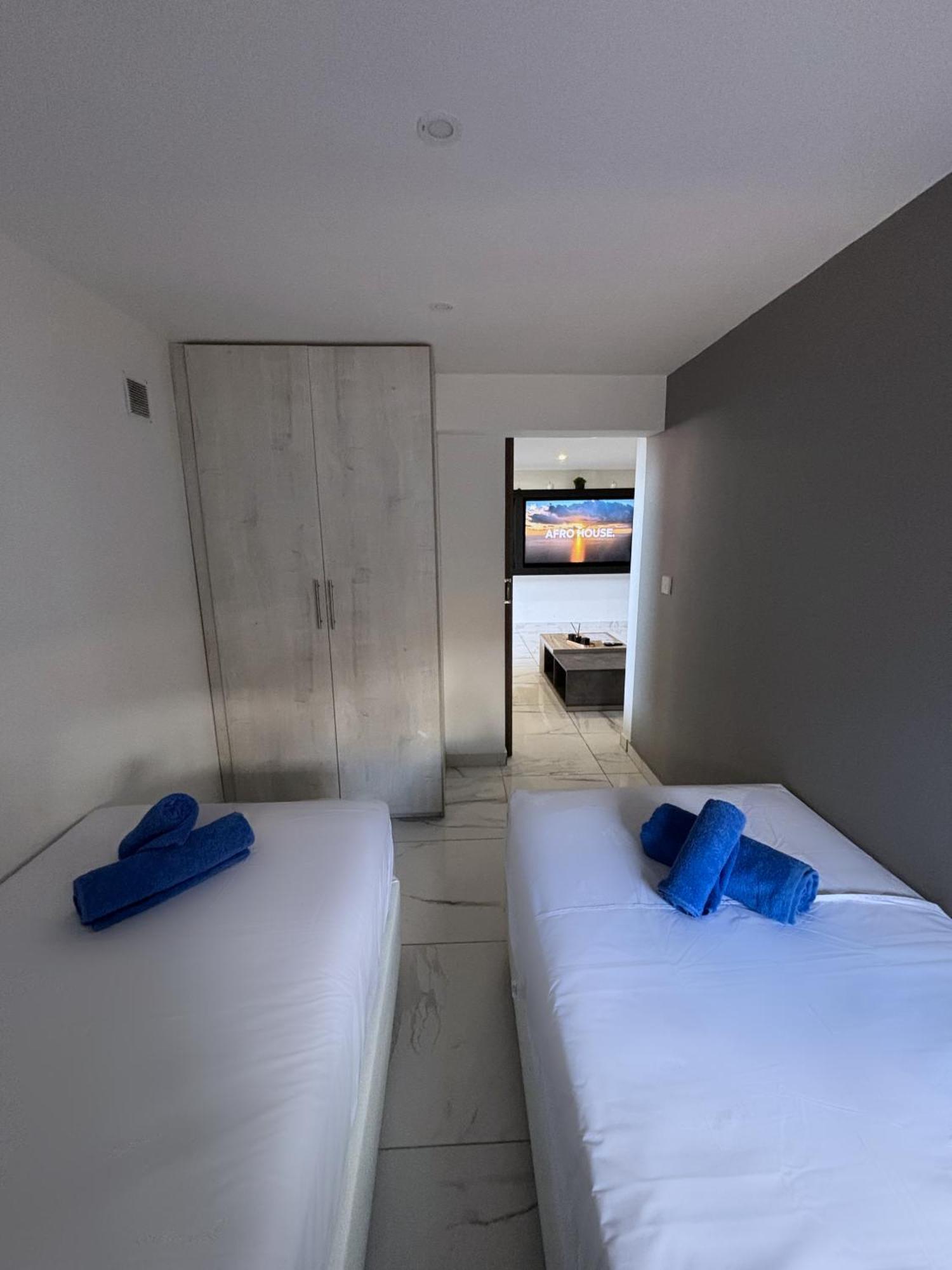 Sant Deluxe Apartment *